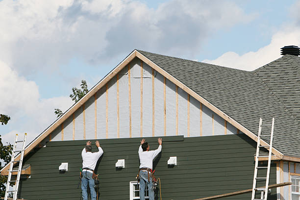 Professional Vinyl Siding technician working in Marion, PA